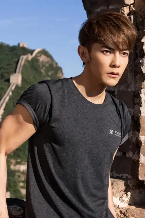 我们向东@汪东城行!93#世界跑鞋中国特步