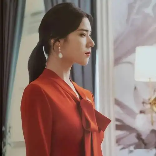 嘶被经纪人镜头下的郑恩彩秒了100遍太温柔了叭