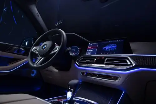 全新宝马x5 m 主驾位氛围灯效果