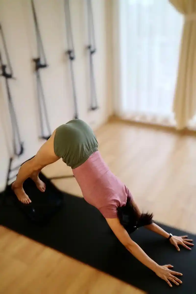 艾扬格瑜伽椅子瑜伽