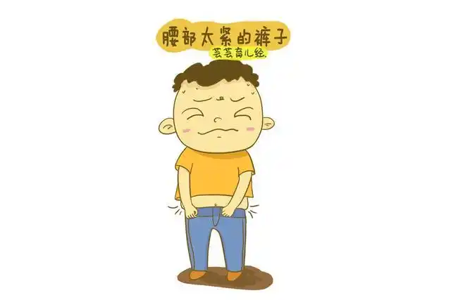 二,裆太短的裤子 裤子裆部太短,会频繁摩擦宝宝敏感部位,容易发生瘙痒