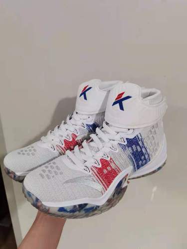 安踏男鞋新款汤普森三代kt3实战运动防滑耐磨战靴篮球鞋11811102