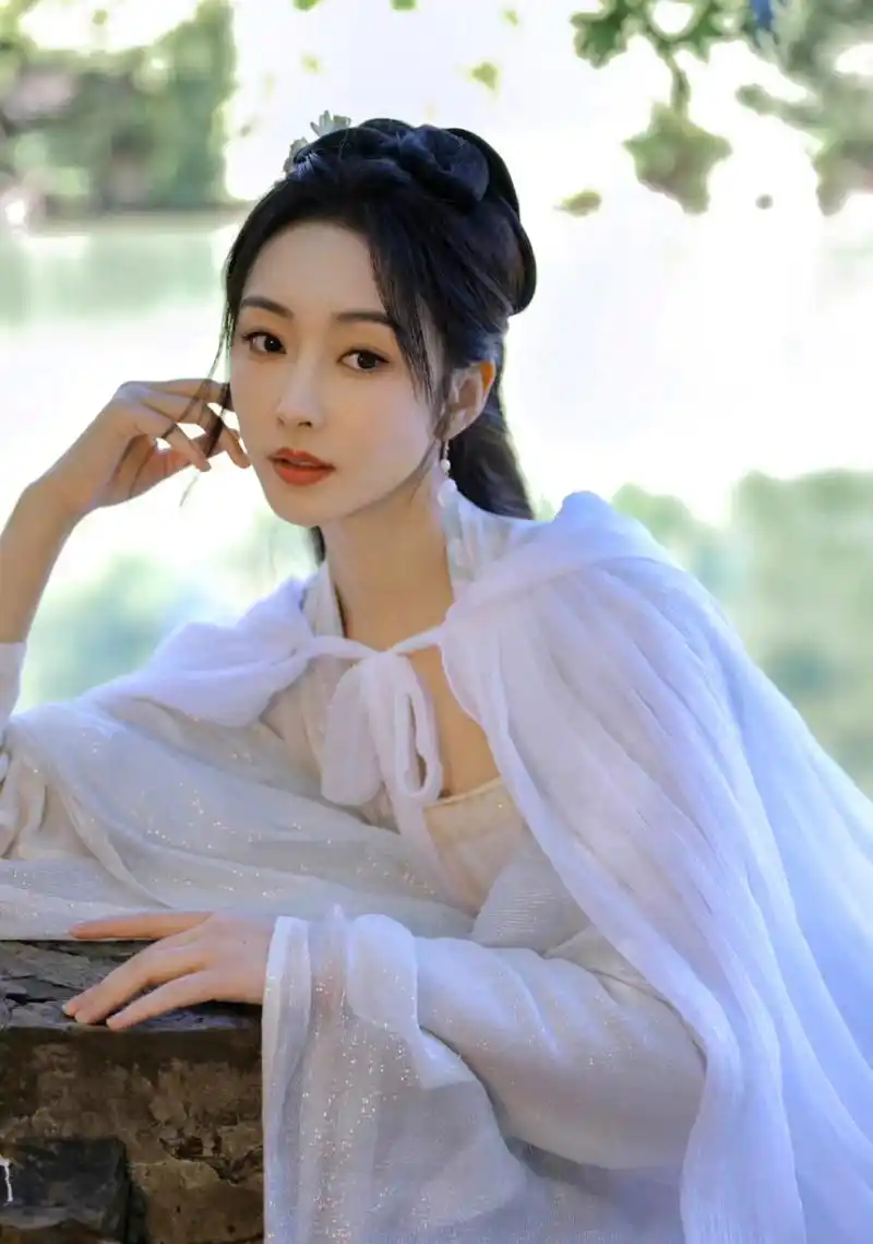 宣璐又发了美美的古装照