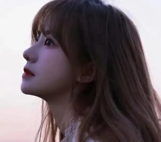 好看的qq头像真人【qq头像真人女生可爱 侧脸】