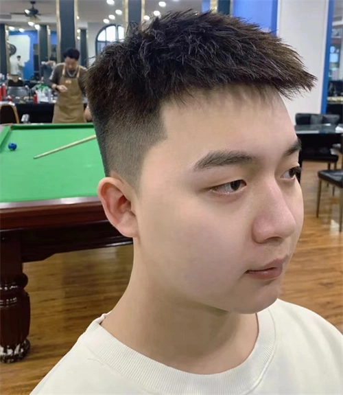 2023发型流行趋势 前刺飞机头太帅了_男士短发 - 美发站