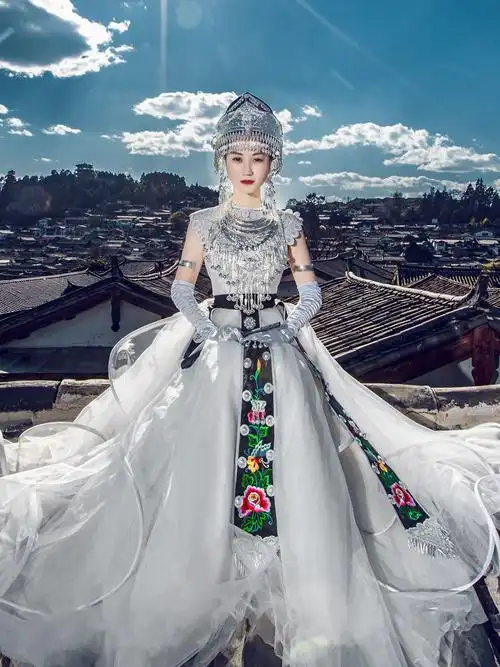 苗族服装改良新款套装民族风头饰项圈舞台演出民族服装