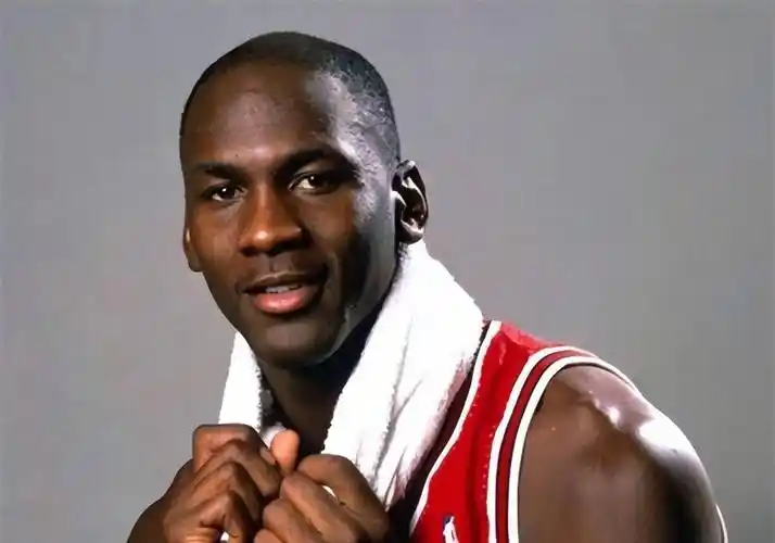 原创美国乔丹控告中国乔丹八年内连输两次中国律师一句话打懵全场