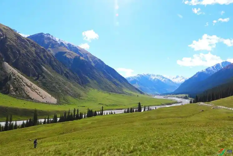 伊犁昭苏夏塔景区风光