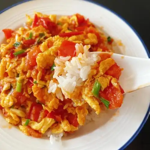 简单一人食西红柿鸡蛋盖饭