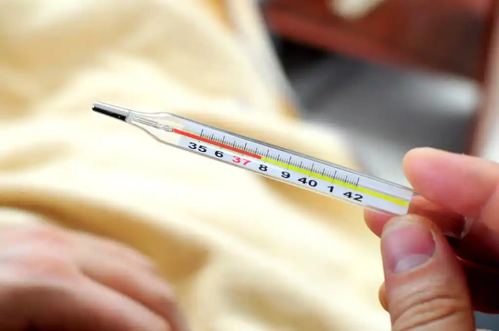 温度计显示 37.8 度