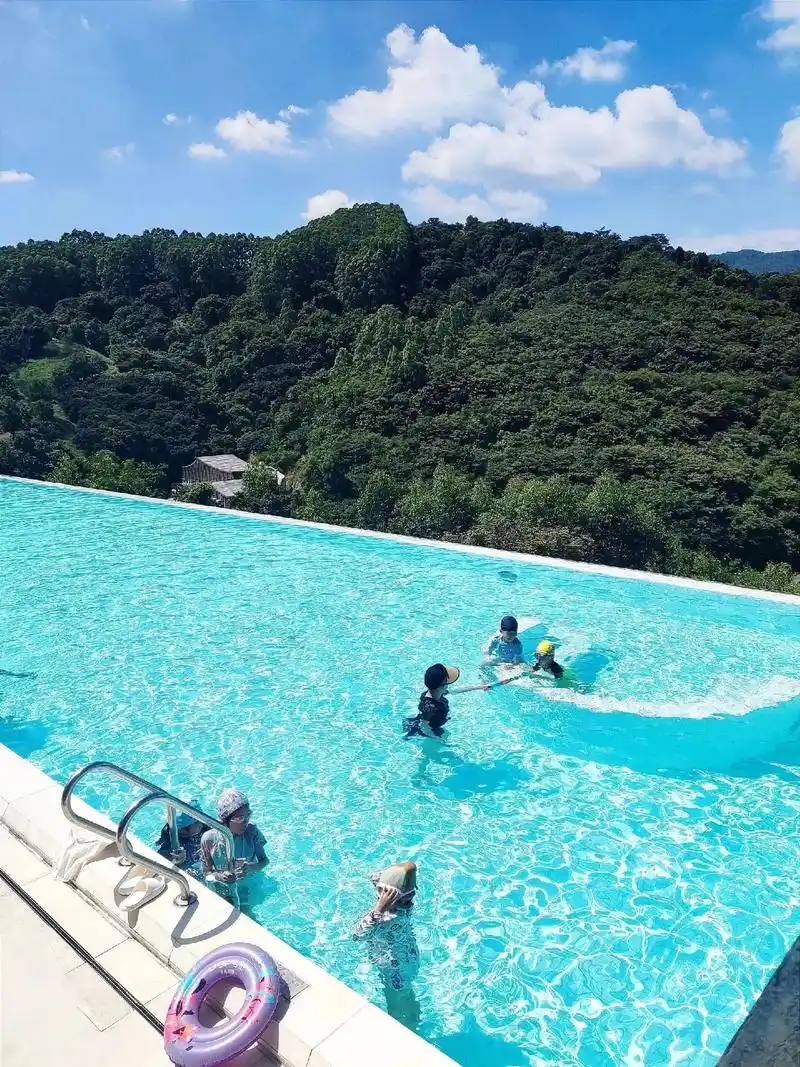 我要去玩水75死磕清远这家山顶无边泳池别墅.