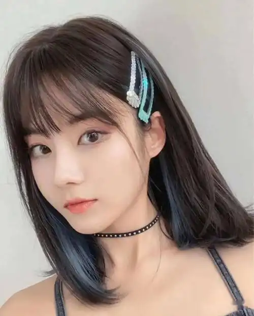 2020年超火的挂耳染短发