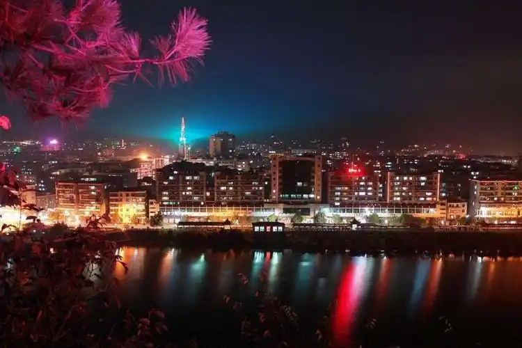 大家帮忙看看有没有从九堡到江西修水的客车啊车票是多少钱谢谢了