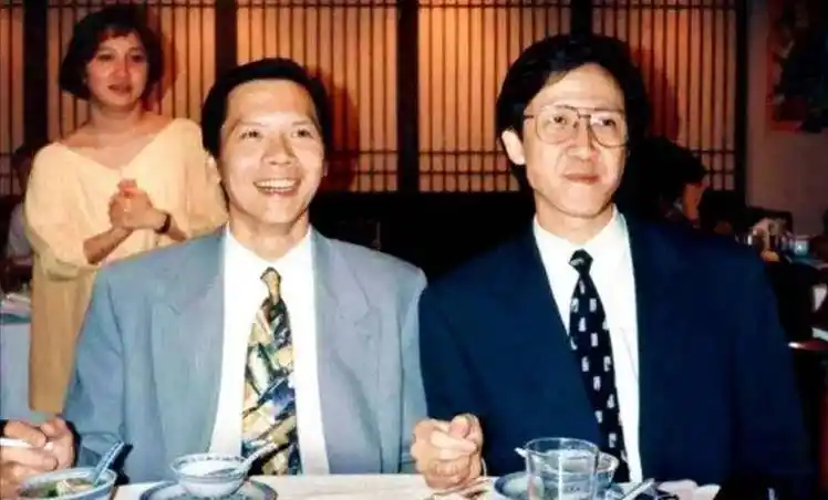 新义安龙头家族向华胜外表斯文却很能打曾空手夺白刃制服劫匪