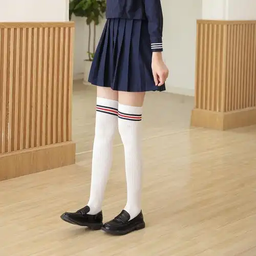 165cm,体重40kg,脚码37码 克重:裸袜77克,商标8克,含商标1双袜子85克