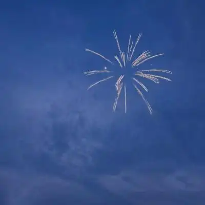 天空云朵唯美图片 成熟女人微信朋友圈背景图 - 微信头像 - 潮人个性