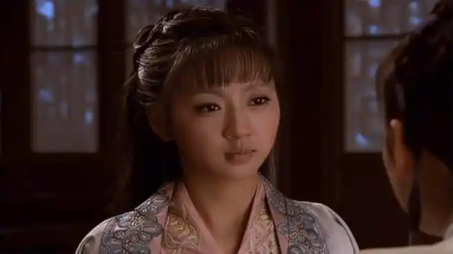 黛玉传:紫鹃提起给宝玉说亲的事,黛玉呆呆发愣,没想她突然发病-影视综