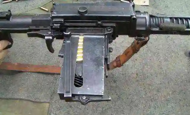 点错科技树的布瑞达m1930轻机枪这才是二战最差轻机枪