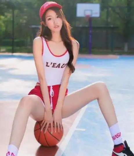 郭艾伦身边最美女友,26岁模特马阳阳身材爆表,郭艾伦有福了!