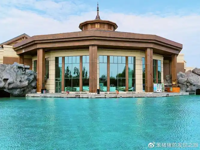 体验哈尔滨枫叶小镇温泉度假村只有8间的枫叶度假房