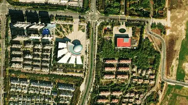 卫星航拍山东寿光:一座被蔬菜大棚包围的城市