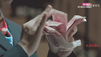 大马前首相遭抄家:1.14亿现金,21人16台点钞机数了3天!