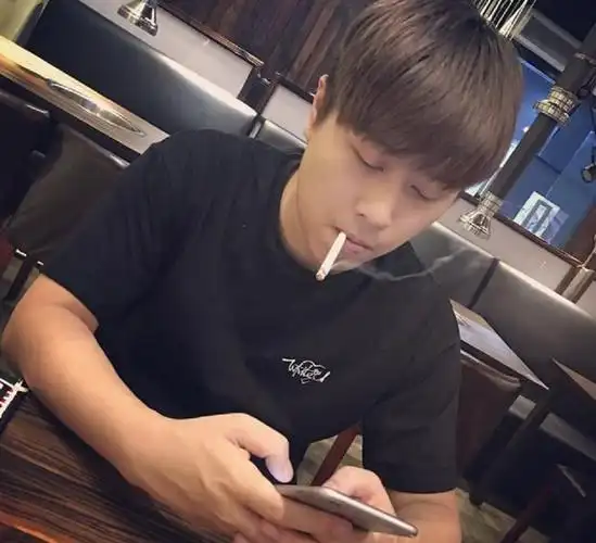 lol4个烟枪主播大鹌鹑嗓子都哑了大司马自曝曾一天2包