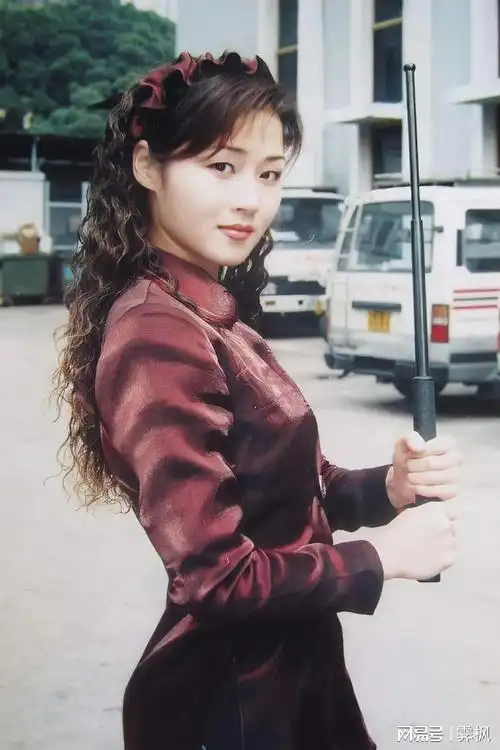 明星怀旧系列图片壁纸～万绮雯