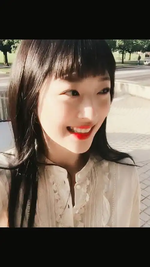 崔雪莉sulli更新ins