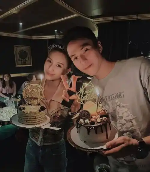 何超莲晒出自己和何猷启的庆生照,没见窦骁和陈婉珍_生日_朋友_老婆