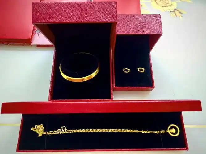 普通女生的订婚三金