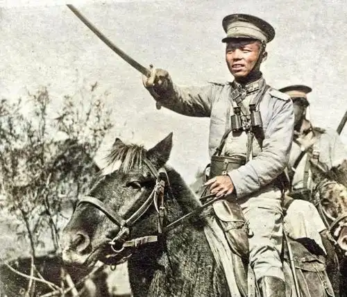 清末中国军人老照片:全面模仿西方建立的新军,这支清朝原本希望挽留