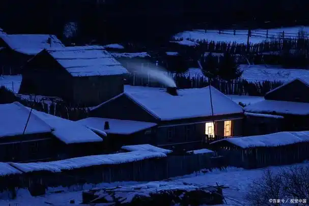 风一更,雪一更,这是北方的冬夜,寒冷而寂静.