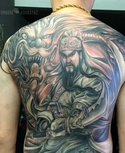 满背帅气十足的传统关公纹身图案