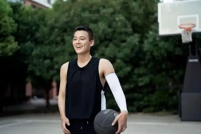 欧豪超话#豪想冒个泡#篮球少年@欧豪开始营业9015有谁的心巴被