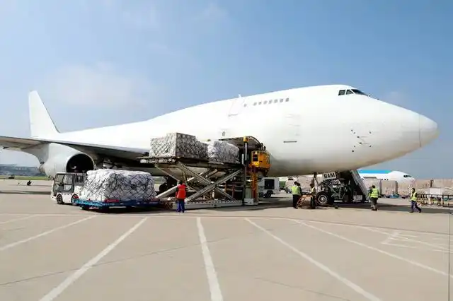 波音747400型全货机大白鹅一年往返中美130趟