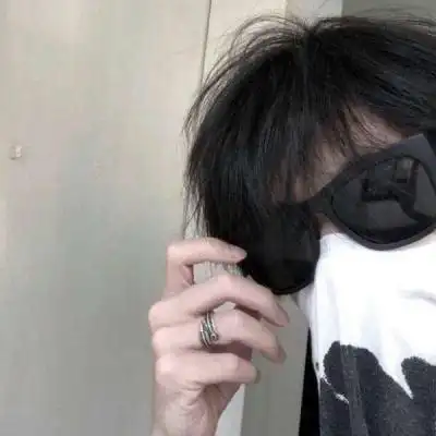 男生霸气超拽酷,qq头像男生帅气超拽帅气男生不露脸头像带文字的个性