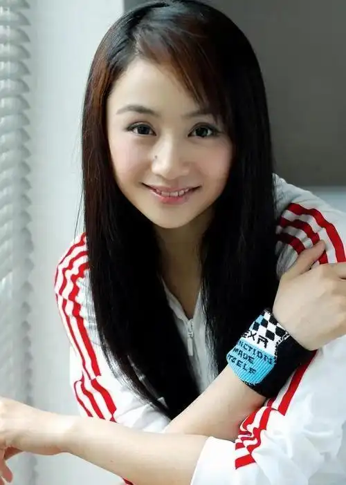 演员曹颖,拍戏拍来一个老公,结婚13年浪漫依旧过上幸福生活