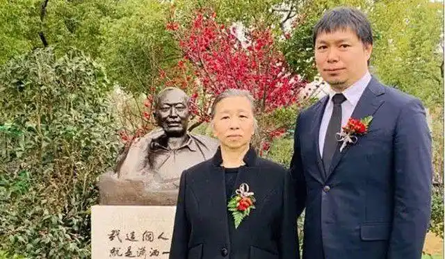 粟惠宁粟裕之女大校军衔丈夫是陈毅之子曾任公司董事长