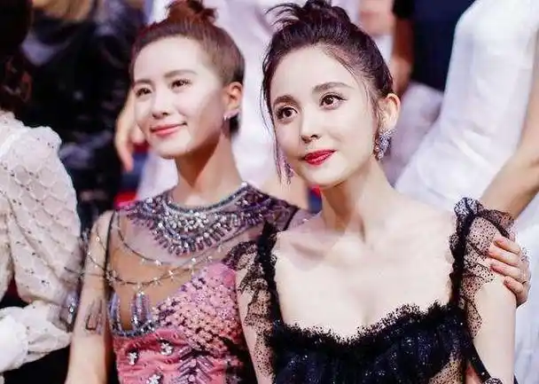 当氛围感美人遇到真美人,朱茵输多赢少,鞠婧祎章子怡