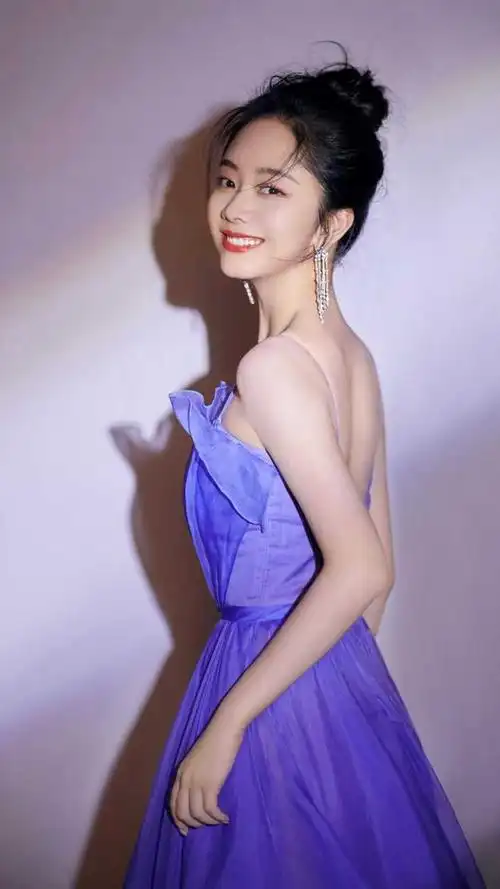 谭松韵的笑容充满了满满的治愈感