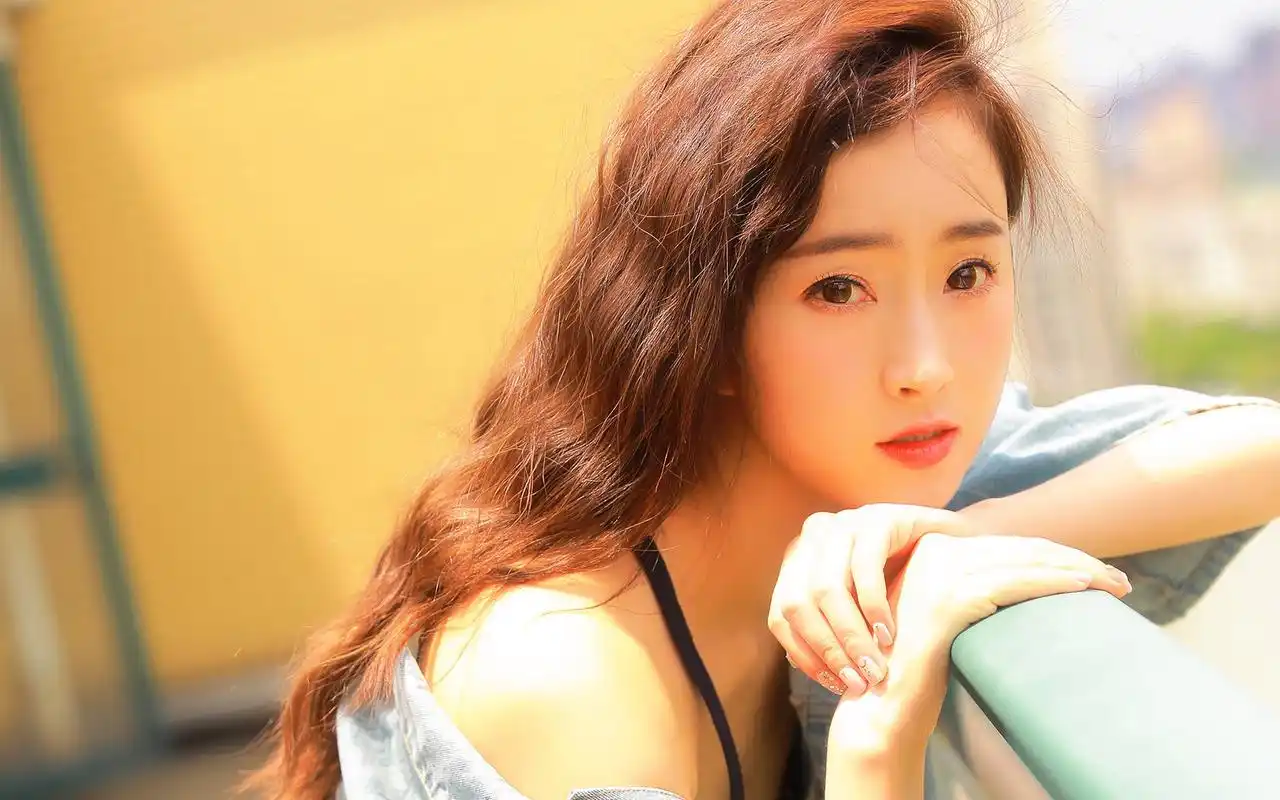 性感美女高清户外唯美写真桌面壁纸图片