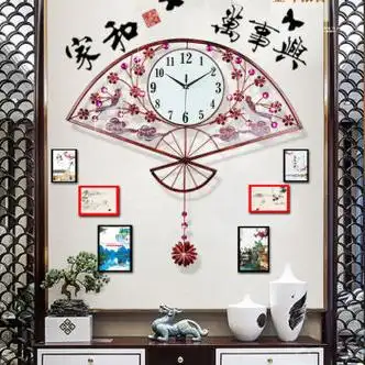 客厅的表挂什么位置好