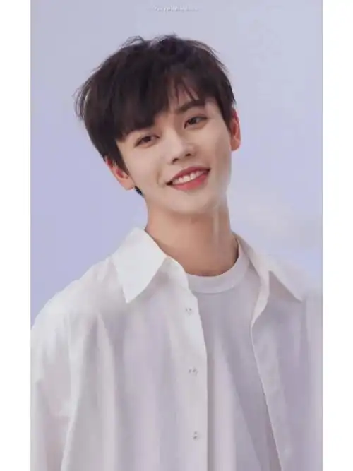 林彦俊白衬衫壁纸1025