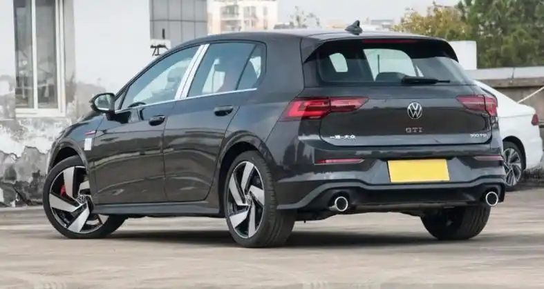 提到小钢炮就不得不说大众的这款高尔夫gti,目前2023款高尔夫gti已经