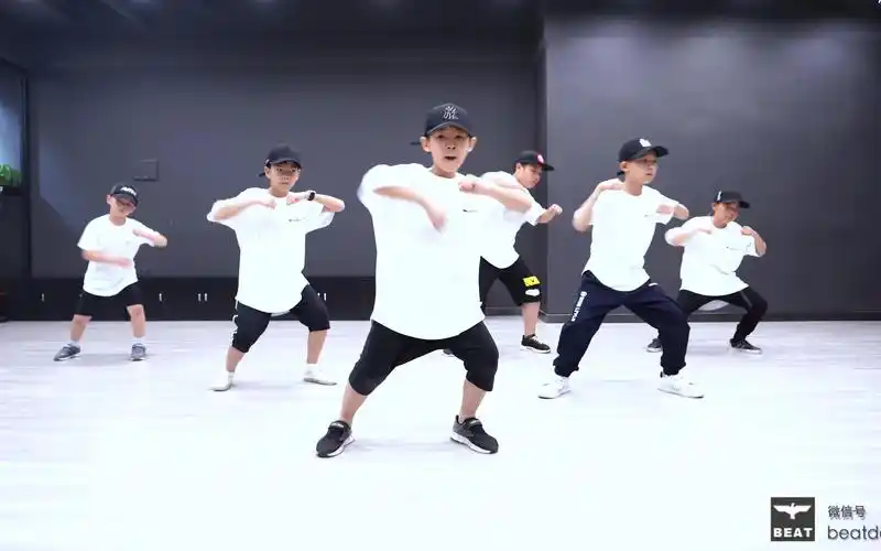 call of the ambulance!少儿街舞暑期集训班