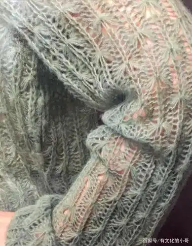 冷军的超写实油画,放大之后欣赏,连毛衣线条都清晰可见!