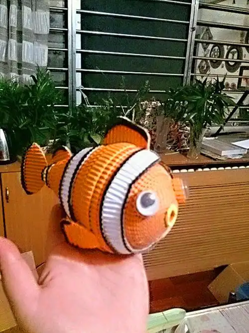 可爱的黄小鱼手工diy瓦楞纸产品分享