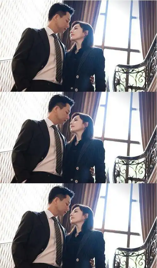 刘奕君搂着刘心悠看着还挺有霸道总裁范的刘心悠气场也不差