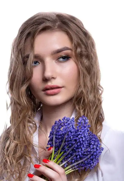 中长发适合烫什么样的卷发?|发型|烫发|大波浪|空气感_网易订阅